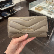 MICHAEL KORS Jet Set Travel Large Trifold Wallet  絎縫山形紋翻蓋釦式三折長夾 #L