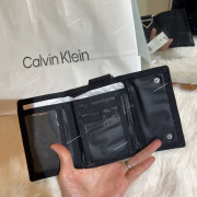 Calvin Klein 輕便啪扣銀包 #2410