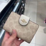 COACH Medium Corner Zip Wallet 大集合 #I2411